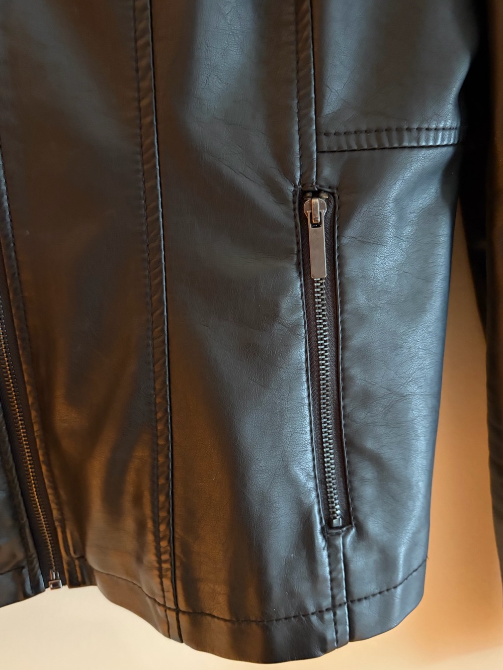 2B Bebe size L black faux leather jacket with studs - Picture 8 of 16